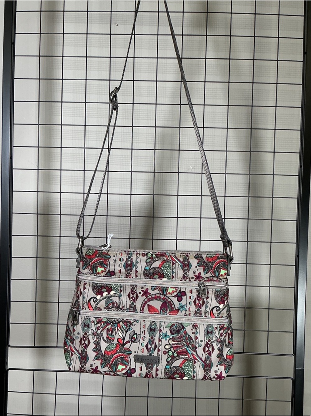 Sakroots Floral Crossbody Bag Lightweight Travel Organizer Multi Pocket